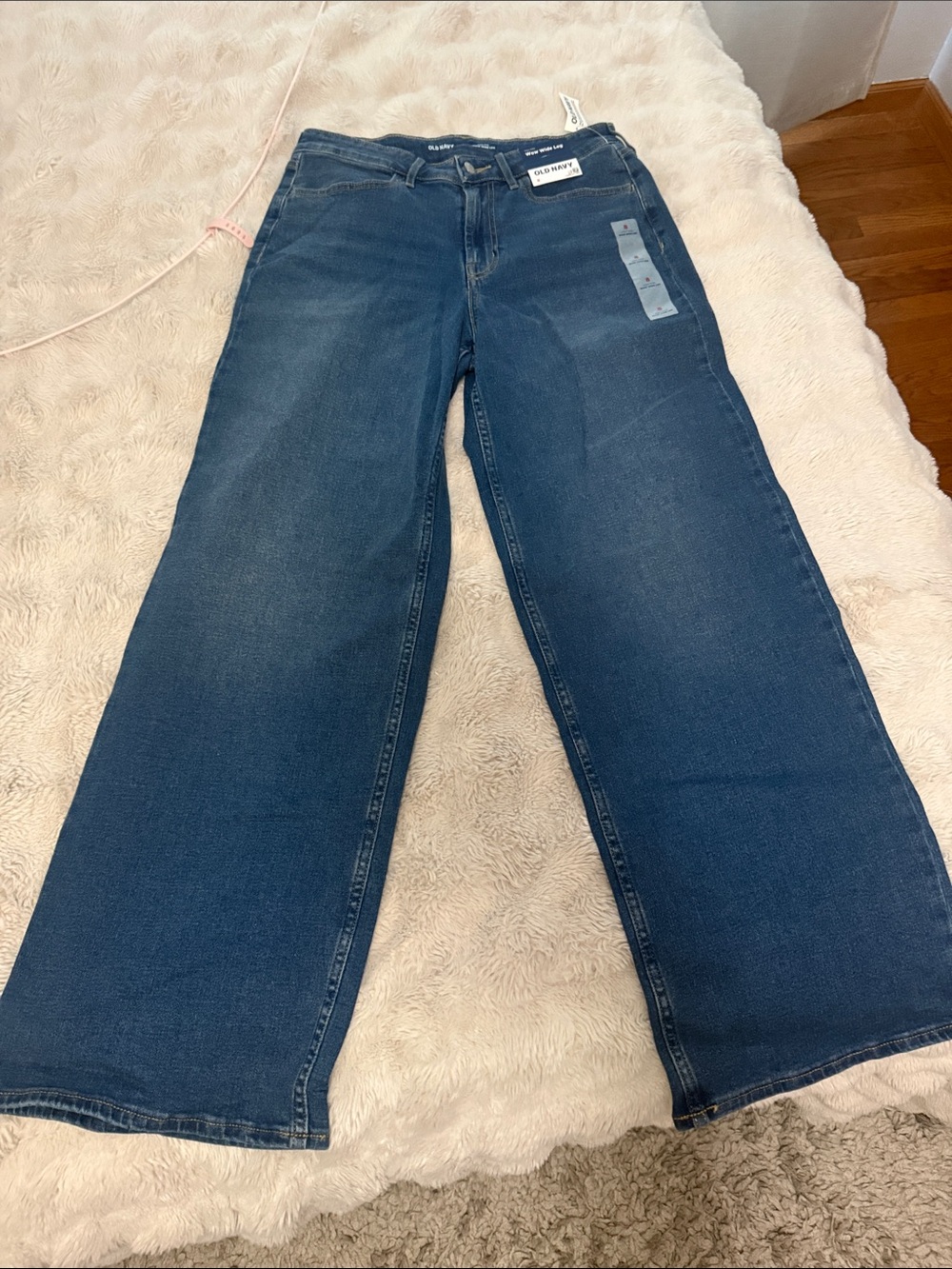 Old Navy Wide-Leg Women’s Jeans in Dark Blue Wash